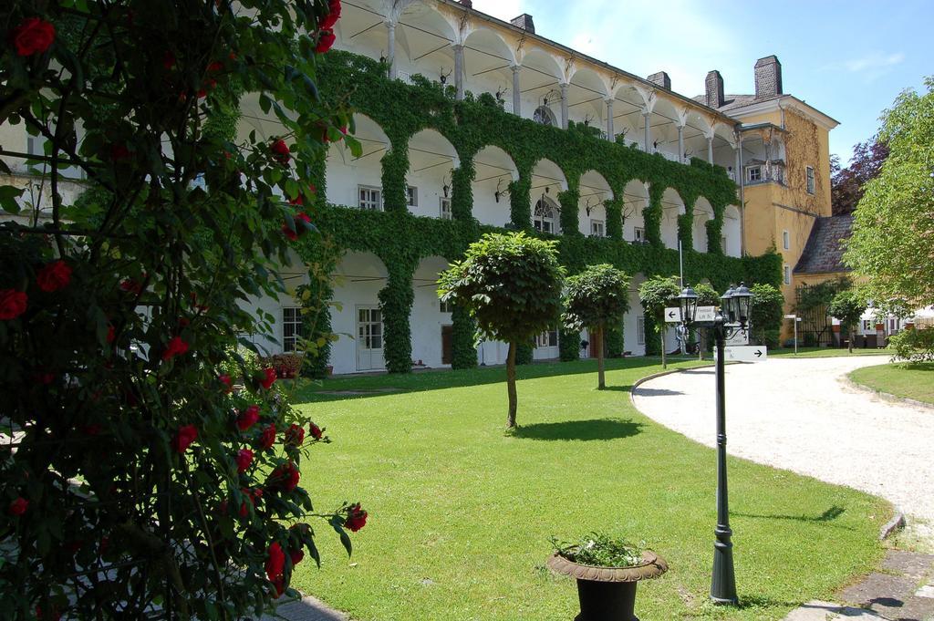 Gaestehaus Schloss Aschach Aschach an der Donau Dış mekan fotoğraf